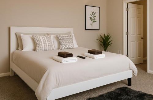 Downtown Cleveland Apartment | Playhouse SQ Downtown, Rock Hall, Clinic, CSU