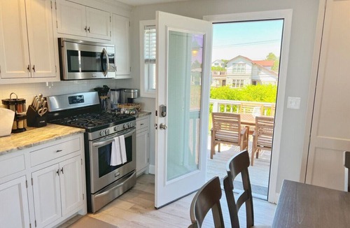 Newbury Condo | Plum Island Sunkisser: Beachfront & Views! Condo