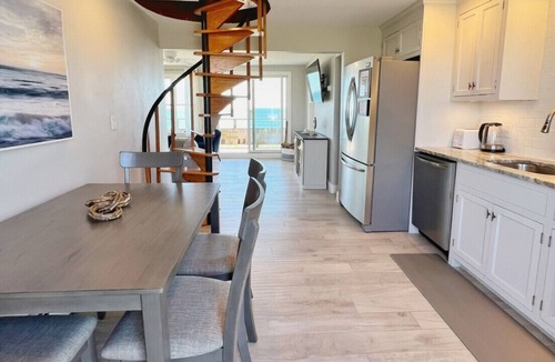 Newbury Condo | Plum Island Sunkisser: Beachfront & Views! Condo