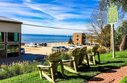 Grand Haven Cottage | "Point Comfort" Lives Up to It's Name