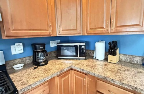 Kelleys Island House | Point of View Cottage w/Beach Access-3bdrms/2bths