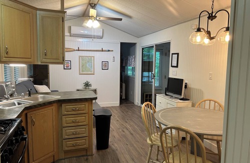South Casco Cottage | Point Sebago 3 BR, 1.5 bath Maine lake cottage near beach on Purple Rd