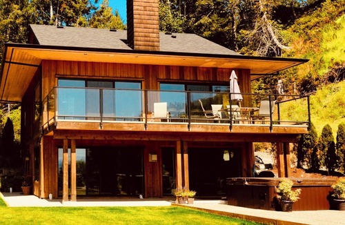 Otter Point House | Points West Oceanfront Resort 2 Bed Suite