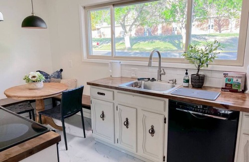 Ogden Apartment | Polk Upstairs | Beautiful Mountain Escape | 8 Guests