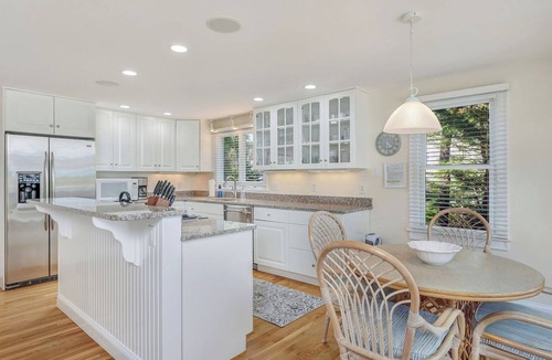 Brewster House | Pond Perch: 239-B Brewster Pond Front Perfection, Walk to Private Beach