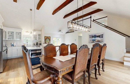 Sandwich House | Pond Treasure: Private beach, hot tub, sauna, play area & dog-friendly