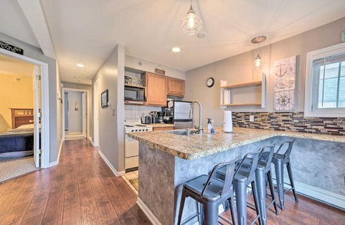 Onekama House | Pool + Hot Tub Access! Portage Lake Condo w/Deck