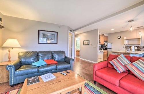 Onekama House | Pool + Hot Tub Access! Portage Lake Condo w/Deck