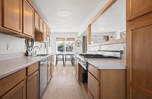 University Hills House | Pool House Escape with Cabana and Garden Vibes