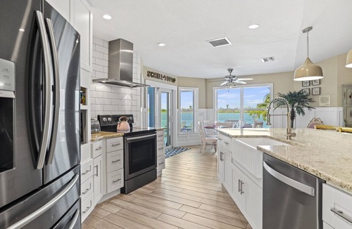 Cape Coral House | Pool, Spa, Sunsets, Kayaks, Bikes, Fishing gear