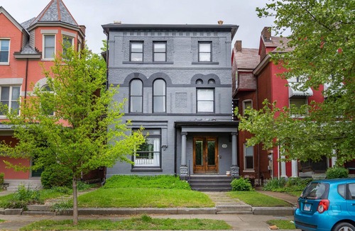 Old Louisville Apartment | Pool Table|King Beds|0.6 miles from UofL|Downtown