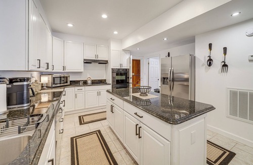 Belle House | Pool Table + Private Porch: Peaceful Apt in Belle