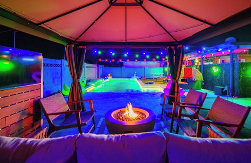 Scottsdale Estates Six House | Poolside Nights & Neon Vibes! Scottsdale Escape