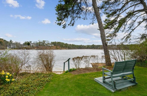 East Harwich House | Poppys Pond: Pondfront Cape Home with A/C Wifi