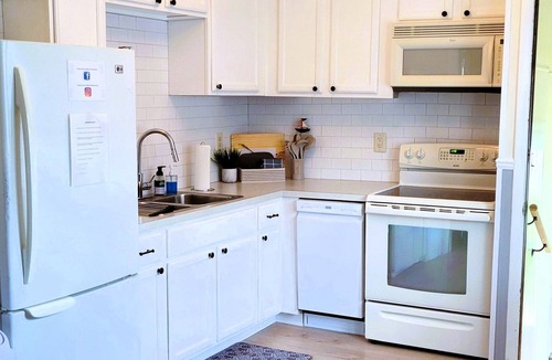 Port Clinton House | Port Clinton Home~Lake & Park Views~Beach Access!