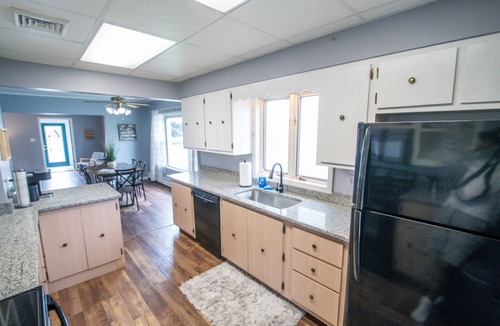 Port Clinton House | Port Clinton Lake House! 10 minute walk to Jet Express and town center