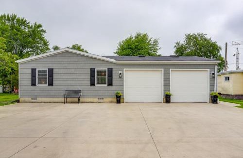 Port Clinton House | Port Clinton Vacation Rental w/Boat Dock & Grill!