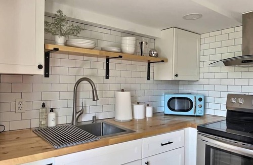 Back Cove Apartment | Portland Back Cove Hideaway-1 BR- With Patio