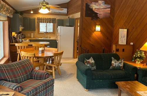 Bessemer Ski Chalet | Powdery Peak Ski Chalet- Where Mountain Memories Begin