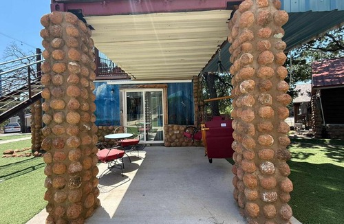 Medicine Park House | PPI Native American Theme suite