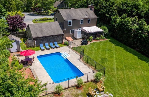 East Harwich House | Premier Property with Private Pool & Pet Friendly