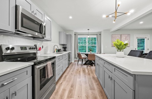 Maple Hill House | Premium 3-Story Townhome | Perfect for Large Groups