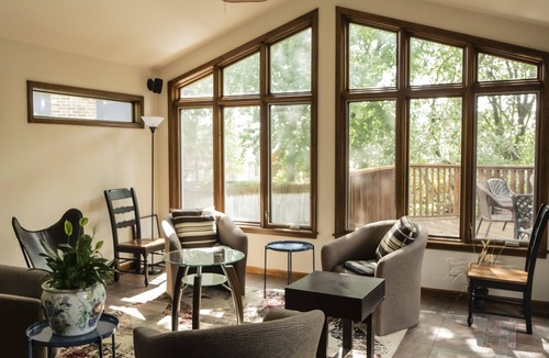 Overland Park House | Presidential Home with 1 Gig Wifi / Fenced Yard / Sauna