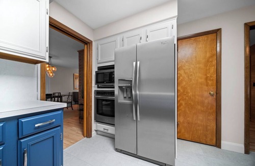 Erie House | Presque Isle Gateway: Cool 60s Ranch, 3 BR, 3 Bath, minutes from beach and shops