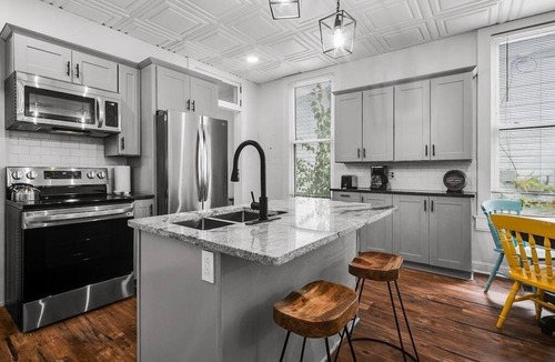 Merriwether House | Preston Retreat - Convenient Germantown Location