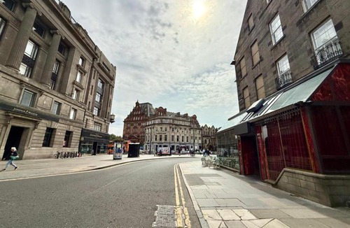 New Town Apartment | Prime Central Edinburgh 3 bed