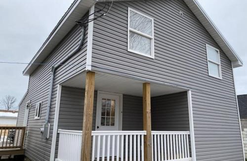 Geneva-on-the-Lake House | Prime East End Location Walk Everywhere