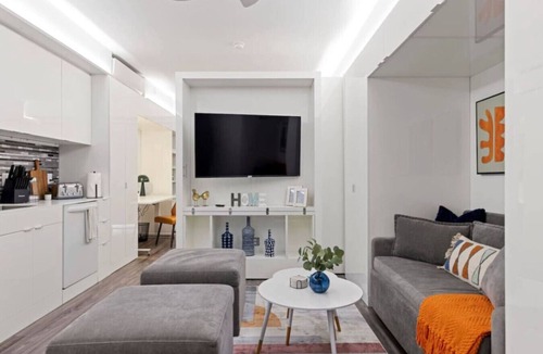 Cleveland Apartment | Prime Location | Downtown & Museums Nearby