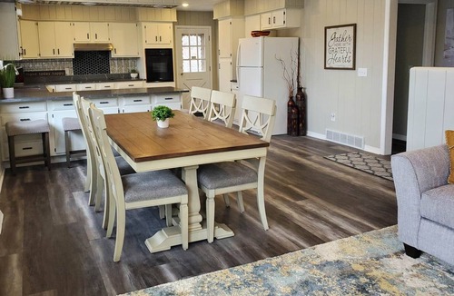 Markville House | Pristine 3-bedroom Northwoods lake cabin get-away