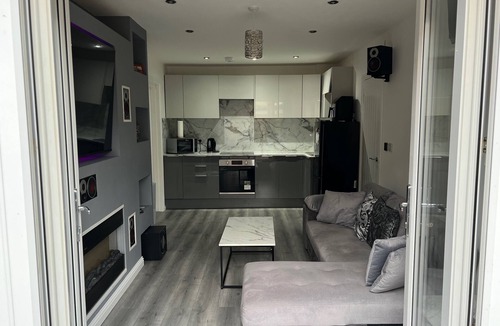 Bingham Apartment | Private 2 bedroom Apartment -Edinburgh - Sleeps 4