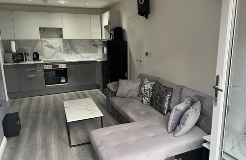 Bingham Apartment | Private 2 bedroom Apartment -Edinburgh - Sleeps 4
