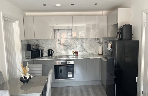 Bingham Apartment | Private 2 bedroom Apartment -Edinburgh - Sleeps 4