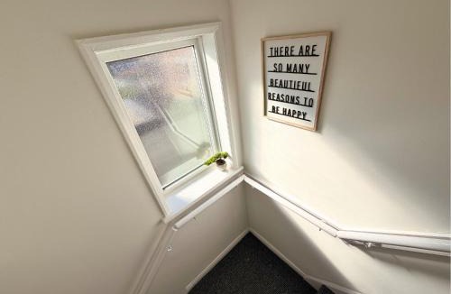 Newcastle-upon-Tyne House | Private All-Weather Hot Tub House, Fire Pit & Pool Table, Free Parking, Near City Centre, Great Transport Links