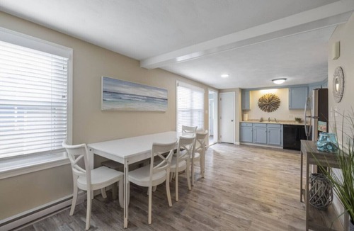 Wells House | Private Beach House - Steps from Drakes Island Beach!