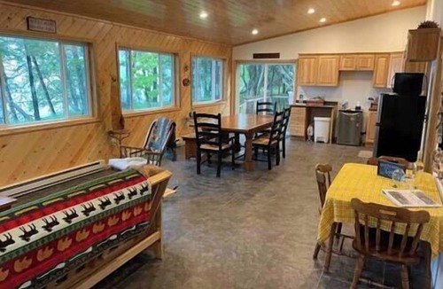 Ironwood Cabin | !Private Beach Access! ~Cozy Lake Superior Cabin