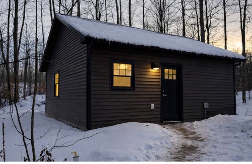 Petoskey Cabin | Private cabin with trail access- cabin #2