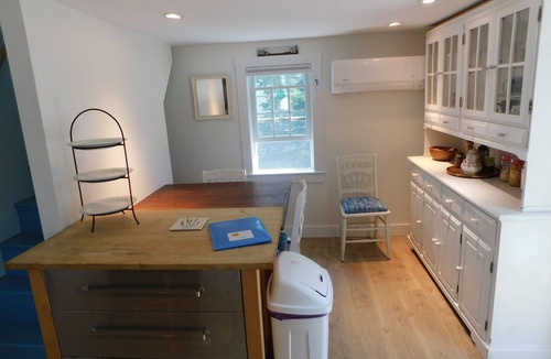 Wellfleet Cottage | Private Cottage Close to Town CS0047
