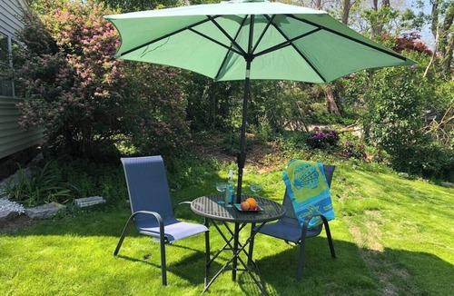 Gloucester Cottage | Private Cottage with AC & wifi, Steps to the Beach