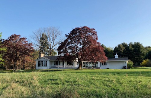 Harbor Springs Cottage | Private countryside home overlooking Lake Michigan