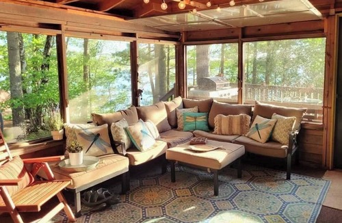 Markville Cabin | Private, Family Cabin, With Large Sandy Beach SLEEPS 12