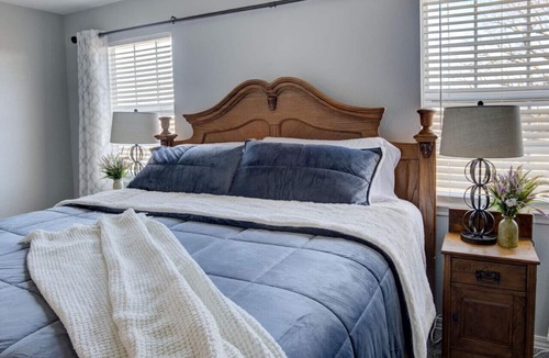 Powell House | Private Farmhouse Retreat in Shoal Creek