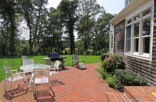 West Chatham House | PRIVATE HEATED POOL! Pet friendly, sleeps 9 near the beach!