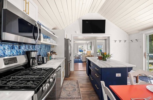 Yarmouth Port House | Private Hot Tub, Near Dennis Pond
