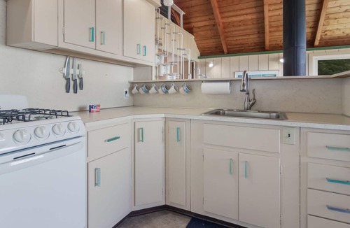 Lake Leelanau Cottage | Private Lake Michigan Lakefront Pristine Good Harbor Bay beach Leland 5 guests