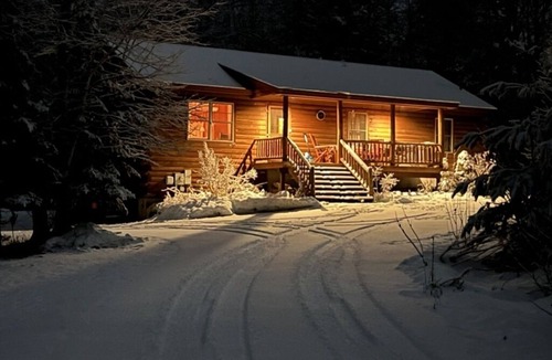 Bethel Cabin | Private log cabin, minutes from skiing, river fun, and biking
