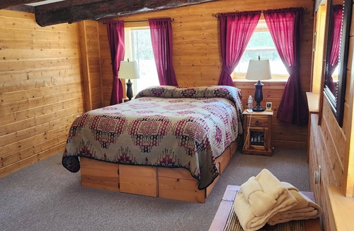 Picacho Cabin | Private Mountain Estate Lodge, Guest Suites & Bunkhouse